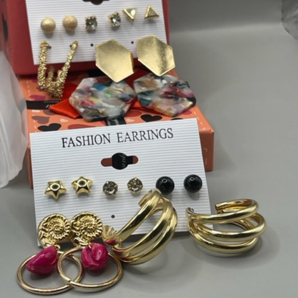 NEW 12 pairs earrings with FREE Pair of Sunglasses - Picture 2 of 4